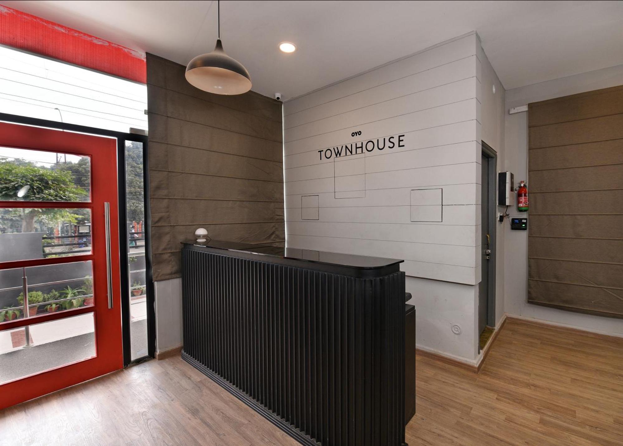 Townhouse Function Inn Near Chaudhary Charan Singh International Airport Lucknow Exterior photo