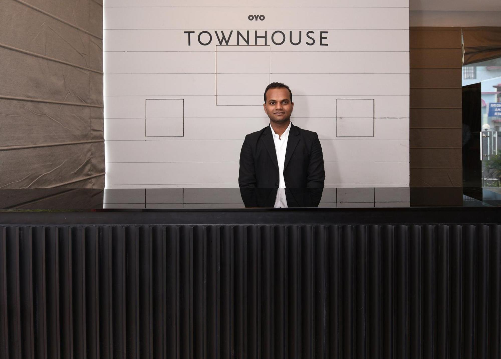 Townhouse Function Inn Near Chaudhary Charan Singh International Airport Lucknow Exterior photo